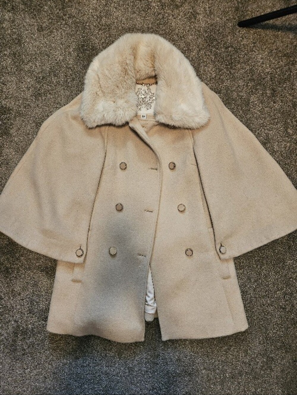 Evernew Cream Double-Breasted Cape Coat with Faux Fur Collar